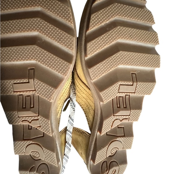 Sorel Joan Of Arc Lexi Wedge Size 9 Gently Used - Picture 5 of 5